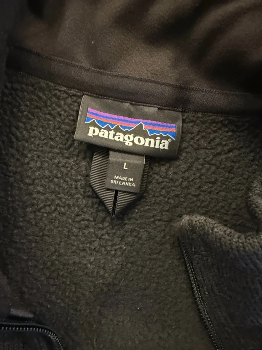 Men’s Large NWOT Patagonia Black vest - Picture 2 of 2